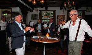 17-06-2019 NIEUWS; AD BESSELING IS MISTER PILAREN AL VOOR 50 JAAR. Vele bekende Bergenaren en bekenden uit de NL showbizz waren aanwezig  op het jubileumfeest van Ad Besseling,de uitbater van de huiskamer van Bergen. Het was gezellig tot diep in de Bergense nacht.
foto: Albert den Iseger