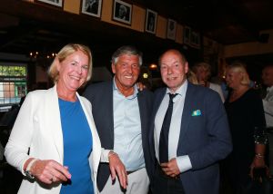 17-06-2019 NIEUWS; AD BESSELING IS MISTER PILAREN AL VOOR 50 JAAR. Vele bekende Bergenaren en bekenden uit de NL showbizz waren aanwezig  op het jubileumfeest van Ad Besseling,de uitbater van de huiskamer van Bergen. Het was gezellig tot diep in de Bergense nacht.
foto: Albert den Iseger