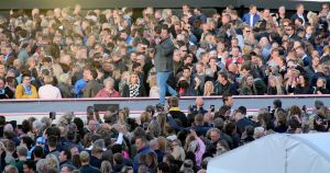 08-06-2019 SHOWBIZZ; TINO MARTIN IN HET OLYMPISCH STADION AMSTERDAM. Tino verraste de 28000 fans met een geweldig programma vol met mooie muziek.Rene Froger-Trijntje Oosterhuis en Glen Faria waren zijn gasten-vrienden die deze avond tot een succes maakte. Tino Martin was groots het een zeer grote G. Zijn fans waren uitbundig en de sfeer in het prachtige  stadion was een en al gezelligheid.
foto: Albert den Iseger