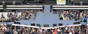 08-06-2019 SHOWBIZZ; TINO MARTIN IN HET OLYMPISCH STADION AMSTERDAM. Tino verraste de 28000 fans met een geweldig programma vol met mooie muziek.Rene Froger-Trijntje Oosterhuis en Glen Faria waren zijn gasten-vrienden die deze avond tot een succes maakte. Tino Martin was groots het een zeer grote G. Zijn fans waren uitbundig en de sfeer in het prachtige  stadion was een en al gezelligheid.
foto: Albert den Iseger