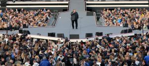 08-06-2019 SHOWBIZZ; TINO MARTIN IN HET OLYMPISCH STADION AMSTERDAM. Tino verraste de 28000 fans met een geweldig programma vol met mooie muziek.Rene Froger-Trijntje Oosterhuis en Glen Faria waren zijn gasten-vrienden die deze avond tot een succes maakte. Tino Martin was groots het een zeer grote G. Zijn fans waren uitbundig en de sfeer in het prachtige  stadion was een en al gezelligheid.
foto: Albert den Iseger