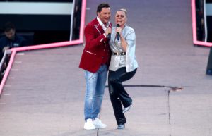 08-06-2019 SHOWBIZZ; TINO MARTIN IN HET OLYMPISCH STADION AMSTERDAM. Tino verraste de 28000 fans met een geweldig programma vol met mooie muziek.Rene Froger-Trijntje Oosterhuis en Glen Faria waren zijn gasten-vrienden die deze avond tot een succes maakte. Tino Martin was groots het een zeer grote G. Zijn fans waren uitbundig en de sfeer in het prachtige  stadion was een en al gezelligheid.
foto: Albert den Iseger