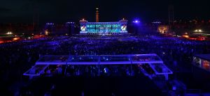 08-06-2019 SHOWBIZZ; TINO MARTIN IN HET OLYMPISCH STADION AMSTERDAM. Tino verraste de 28000 fans met een geweldig programma vol met mooie muziek.Rene Froger-Trijntje Oosterhuis en Glen Faria waren zijn gasten-vrienden die deze avond tot een succes maakte. Tino Martin was groots het een zeer grote G. Zijn fans waren uitbundig en de sfeer in het prachtige  stadion was een en al gezelligheid.
foto: Albert den Iseger