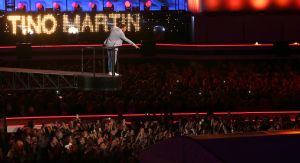 08-06-2019 SHOWBIZZ; TINO MARTIN IN HET OLYMPISCH STADION AMSTERDAM. Tino verraste de 28000 fans met een geweldig programma vol met mooie muziek.Rene Froger-Trijntje Oosterhuis en Glen Faria waren zijn gasten-vrienden die deze avond tot een succes maakte. Tino Martin was groots het een zeer grote G. Zijn fans waren uitbundig en de sfeer in het prachtige  stadion was een en al gezelligheid.
foto: Albert den Iseger