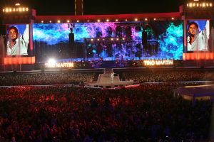 08-06-2019 SHOWBIZZ; TINO MARTIN IN HET OLYMPISCH STADION AMSTERDAM. Tino verraste de 28000 fans met een geweldig programma vol met mooie muziek.Rene Froger-Trijntje Oosterhuis en Glen Faria waren zijn gasten-vrienden die deze avond tot een succes maakte. Tino Martin was groots het een zeer grote G. Zijn fans waren uitbundig en de sfeer in het prachtige  stadion was een en al gezelligheid.
foto: Albert den Iseger