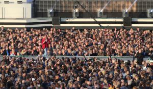 08-06-2019 SHOWBIZZ; TINO MARTIN IN HET OLYMPISCH STADION AMSTERDAM. Tino verraste de 28000 fans met een geweldig programma vol met mooie muziek.Rene Froger-Trijntje Oosterhuis en Glen Faria waren zijn gasten-vrienden die deze avond tot een succes maakte. Tino Martin was groots het een zeer grote G. Zijn fans waren uitbundig en de sfeer in het prachtige  stadion was een en al gezelligheid.
foto: Albert den Iseger