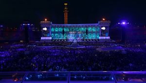 08-06-2019 SHOWBIZZ; TINO MARTIN IN HET OLYMPISCH STADION AMSTERDAM. Tino verraste de 28000 fans met een geweldig programma vol met mooie muziek.Rene Froger-Trijntje Oosterhuis en Glen Faria waren zijn gasten-vrienden die deze avond tot een succes maakte. Tino Martin was groots het een zeer grote G. Zijn fans waren uitbundig en de sfeer in het prachtige  stadion was een en al gezelligheid.
foto: Albert den Iseger