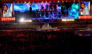 08-06-2019 SHOWBIZZ; TINO MARTIN IN HET OLYMPISCH STADION AMSTERDAM. Tino verraste de 28000 fans met een geweldig programma vol met mooie muziek.Rene Froger-Trijntje Oosterhuis en Glen Faria waren zijn gasten-vrienden die deze avond tot een succes maakte. Tino Martin was groots het een zeer grote G. Zijn fans waren uitbundig en de sfeer in het prachtige  stadion was een en al gezelligheid.
foto: Albert den Iseger