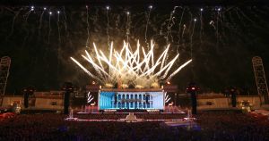 08-06-2019 SHOWBIZZ; TINO MARTIN IN HET OLYMPISCH STADION AMSTERDAM. Tino verraste de 28000 fans met een geweldig programma vol met mooie muziek.Rene Froger-Trijntje Oosterhuis en Glen Faria waren zijn gasten-vrienden die deze avond tot een succes maakte. Tino Martin was groots het een zeer grote G. Zijn fans waren uitbundig en de sfeer in het prachtige  stadion was een en al gezelligheid.
foto: Albert den Iseger