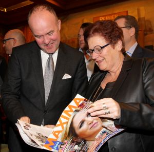 23-03-2015 NIEUWS: PERSPRESENTATIE KONINGSDAG 2015 TE DORDRECHT DOOR BURGEMEESTER A.A.M. BROK. Een zeer druk bezette perspresentatie van de eerste KONINGSDAG 2015 te Dordrecht. 
foto: Albert den Iseger