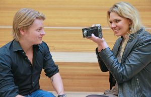 06-03-2015 SHOWBIZZ; THOMAS BERGE EN MYRTHE MYLIUS KIEZEN VOOR EIGEN CARRIERE. Thomas blijft zingen en partner Myrthe gaat fotograferen.Na de verhuizing is het nu tijd om mijn eigen carrire te starten als fotografe, met eigen studio en pittige modellen om haar heen moet dit wel gaan lukken.
foto: Albert den Iseger
