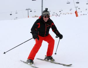 07-03-2017 SHOWBIZZ; FRANS EN MARISKA BAUER VIEREN HUN 25 JARIG LIEFDESJUBILEUM.In het Oostenrijkse GERLOS vierden Frans en Mariska en hun kinderen het Liefdesjubileum en genoten zij van elkaar in het prachtige ALPINE Hotel.
Dagen lang waren zij te vinden op de witte toppen van de bergen in en rond Gerlos.
foto: Albert den Iseger