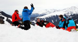 07-03-2017 SHOWBIZZ; FRANS EN MARISKA BAUER VIEREN HUN 25 JARIG LIEFDESJUBILEUM.In het Oostenrijkse GERLOS vierden Frans en Mariska en hun kinderen het Liefdesjubileum en genoten zij van elkaar in het prachtige ALPINE Hotel.
Dagen lang waren zij te vinden op de witte toppen van de bergen in en rond Gerlos.
foto: Albert den Iseger