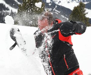 07-03-2017 SHOWBIZZ; FRANS EN MARISKA BAUER VIEREN HUN 25 JARIG LIEFDESJUBILEUM.In het Oostenrijkse GERLOS vierden Frans en Mariska en hun kinderen het Liefdesjubileum en genoten zij van elkaar in het prachtige ALPINE Hotel.
Dagen lang waren zij te vinden op de witte toppen van de bergen in en rond Gerlos.
foto: Albert den Iseger