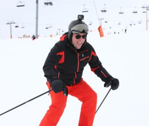 07-03-2017 SHOWBIZZ; FRANS EN MARISKA BAUER VIEREN HUN 25 JARIG LIEFDESJUBILEUM.In het Oostenrijkse GERLOS vierden Frans en Mariska en hun kinderen het Liefdesjubileum en genoten zij van elkaar in het prachtige ALPINE Hotel.
Dagen lang waren zij te vinden op de witte toppen van de bergen in en rond Gerlos.
foto: Albert den Iseger