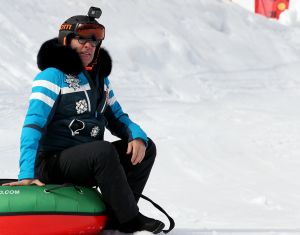 15-03-2017 SHOWBIZZ; TOPPERS MAKEN PLEZIER IN OOSTENRIJK. Gerard Joling-Rene Froger en Jeroen van der Boom waren aan het dollen in de sneeuw. De TOPPERS waren weer op hun best in het Oostenrijkse SEEFELD.
foto: Albert den Iseger