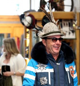 15-03-2017 SHOWBIZZ; TOPPERS MAKEN PLEZIER IN OOSTENRIJK. Gerard Joling-Rene Froger en Jeroen van der Boom waren aan het dollen in de sneeuw. De TOPPERS waren weer op hun best in het Oostenrijkse SEEFELD.
foto: Albert den Iseger