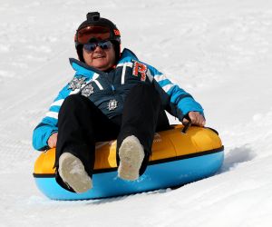 15-03-2017 SHOWBIZZ; TOPPERS MAKEN PLEZIER IN OOSTENRIJK. Gerard Joling-Rene Froger en Jeroen van der Boom waren aan het dollen in de sneeuw. De TOPPERS waren weer op hun best in het Oostenrijkse SEEFELD.
foto: Albert den Iseger