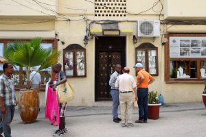 24-03-2018 SHOWBIZZ; FREDDIE MERCURY - ECHTE NAAM FARROKH BULSARA-GEBOORTE HUIS OP ZANZIBAR-TANZANIA. Freddie Mercury was geboren in STONE TOWN op ZANZIBAR. Zijn geboorte huis is nog steeds een veel bezochte lokatie van zijn wereld wijde fans.
foto: Albert den Iseger