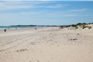 25-05-2015 NIEUWS;DE STRANDEN IN ZUID SPANJE ZIJN NOG STEEDS ERG STIL. Onstuimig weer, zand stormen en te lage temperaturen zijn de oorzaak van de te stille stranden.
foto: Albert den Iseger