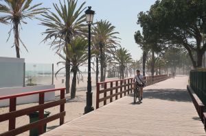 25-05-2015 NIEUWS;DE STRANDEN IN ZUID SPANJE ZIJN NOG STEEDS ERG STIL. Onstuimig weer, zand stormen en te lage temperaturen zijn de oorzaak van de te stille stranden.
foto: Albert den Iseger