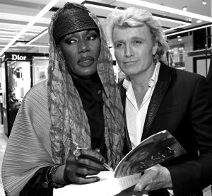 23-05-2016 SHOWBIZZ; GRACE JONES OP BEZOEK IN AMSTERDAM EN HEEFT ONTMOETING MET HANS KLOK.
Foto: Albert den Iseger