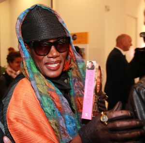 23-05-2016 SHOWBIZZ; GRACE JONES OP BEZOEK IN AMSTERDAM EN HEEFT ONTMOETING MET HANS KLOK.
Foto: Albert den Iseger