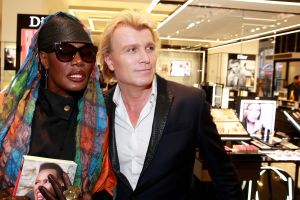 23-05-2016 SHOWBIZZ; GRACE JONES OP BEZOEK IN AMSTERDAM EN HEEFT ONTMOETING MET HANS KLOK.
Foto: Albert den Iseger