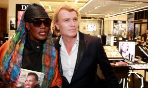 23-05-2016 SHOWBIZZ; GRACE JONES OP BEZOEK IN AMSTERDAM EN HEEFT ONTMOETING MET HANS KLOK.
Foto: Albert den Iseger