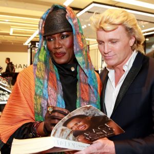 23-05-2016 SHOWBIZZ; GRACE JONES OP BEZOEK IN AMSTERDAM EN HEEFT ONTMOETING MET HANS KLOK.
Foto: Albert den Iseger