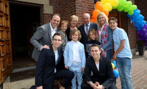 22-05-2017 SHOWBIZZ; LUCAS BAUER DOET ZIJN EERSTE COMMUNIE IN FIJNAART.
foto: Albert den Iseger