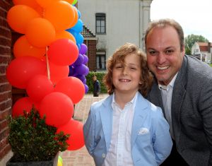 22-05-2017 SHOWBIZZ; LUCAS BAUER DOET ZIJN EERSTE COMMUNIE IN FIJNAART.
foto: Albert den Iseger