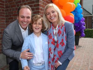 22-05-2017 SHOWBIZZ; LUCAS BAUER DOET ZIJN EERSTE COMMUNIE IN FIJNAART.
foto: Albert den Iseger