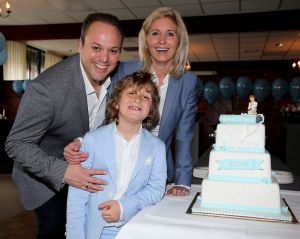 22-05-2017 SHOWBIZZ; LUCAS BAUER DOET ZIJN EERSTE COMMUNIE IN FIJNAART.
foto: Albert den Iseger