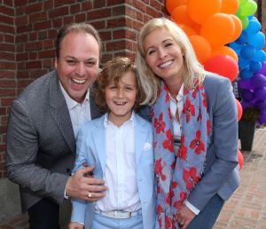 22-05-2017 SHOWBIZZ; LUCAS BAUER DOET ZIJN EERSTE COMMUNIE IN FIJNAART.
foto: Albert den Iseger