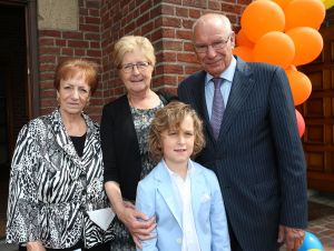 22-05-2017 SHOWBIZZ; LUCAS BAUER DOET ZIJN EERSTE COMMUNIE IN FIJNAART.
foto: Albert den Iseger