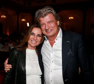 15-05-2017 SHOWBIZZ; WESLY BRONKHORST GEEFT JUBILEUM CONCERT IN CONCERTGEBOUW AMSTERDAM. 2000 Fans waren naar het Amsterdamse gekomen om hun ster te zien stralen. Vele BN-ers sierden de voorste rijen en Patricia Paay wist zich geen raad met al die fotografen.
foto: Albert den Iseger