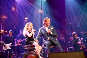 15-05-2017 SHOWBIZZ; WESLY BRONKHORST GEEFT JUBILEUM CONCERT IN CONCERTGEBOUW AMSTERDAM. 2000 Fans waren naar het Amsterdamse gekomen om hun ster te zien stralen. Vele BN-ers sierden de voorste rijen en Patricia Paay wist zich geen raad met al die fotografen.
foto: Albert den Iseger