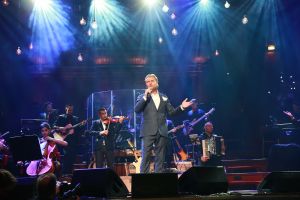 15-05-2017 SHOWBIZZ; WESLY BRONKHORST GEEFT JUBILEUM CONCERT IN CONCERTGEBOUW AMSTERDAM. 2000 Fans waren naar het Amsterdamse gekomen om hun ster te zien stralen. Vele BN-ers sierden de voorste rijen en Patricia Paay wist zich geen raad met al die fotografen.
foto: Albert den Iseger