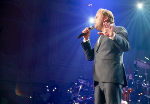 15-05-2017 SHOWBIZZ; WESLY BRONKHORST GEEFT JUBILEUM CONCERT IN CONCERTGEBOUW AMSTERDAM. 2000 Fans waren naar het Amsterdamse gekomen om hun ster te zien stralen. Vele BN-ers sierden de voorste rijen en Patricia Paay wist zich geen raad met al die fotografen.
foto: Albert den Iseger