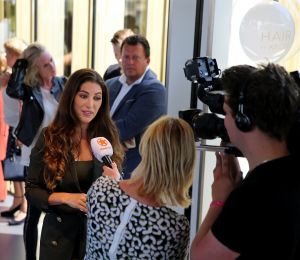 26-05-2017 SHOWBIZZ; YOLANTHE SNEIJDER CABAU EN HAAR ZUS REBECCA GAAN WEER LEUKE DINGEN DOEN. De strijdbijl is begraven en het is weer tijd voor gezelligheid en om samen leuke dingen te gaan doen.
foto: Albert den Iseger