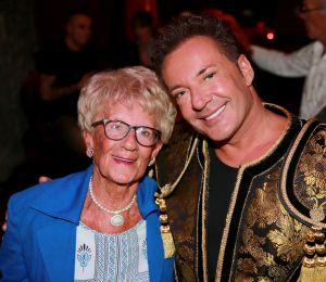 29-04-2018 SHOWBIZZ; GERARD JOLING 58 JAAR. Vandaag vierde Gerard Joling zijn 58 ste verjaardag in Amsterdam, en hoe! Gezelligheid ten TOP.
foto: Albert den Iseger