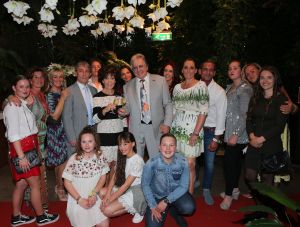 07-05-2018 SHOWBIZZ; ZO VERRAST LEE TOWERS ZIJN LAURA. Laura Huijzer werd gisteren 75 jaar en dat werd gevierd met familie en hechte vrienden van het al 45 jaar getrouwde stel Lee en Laura Towers. foto: Alkbert den Iseger