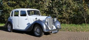 22-05-2019 NIEUWS; MG YB SALOON 1948 WINT PRIJS IN ENGELAND. De MG YB SALOON uit 1948 won bij een MG concours in Engeland de eerste prijs. De geheel gerestaureerde MG van Albert den Iseger was de uitblinker van de MG show in Engeland.waar meer dan 100 MG-s aan meededen.
foto: Albert den Iseger