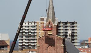 25-04-2019 NIEUWS; RESTAURATIE AAN KATHOLIEKE KERK TE EGMOND AAN ZEE. foto: Albert den Iseger