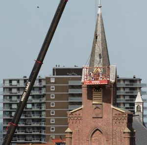 25-04-2019 NIEUWS; RESTAURATIE AAN KATHOLIEKE KERK TE EGMOND AAN ZEE. foto: Albert den Iseger