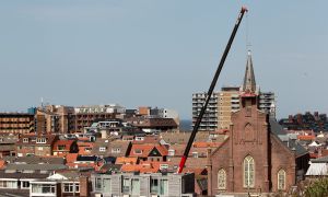 25-04-2019 NIEUWS; RESTAURATIE AAN KATHOLIEKE KERK TE EGMOND AAN ZEE. foto: Albert den Iseger