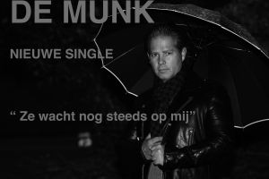 07-11-2014 SHOWBIZZ; DANNY DE MUNK MET NIEUWE SINGLE NR.1 ?? HET ZAL TOCH NIET GEBEUREN HE, ZEI DE MUNK. De nieuwe single ZE WACHT NOG STEEDS OP MIJ van de Munk is nu uit en de reacties zijn GEWELDIG aldus Danny. Het zal toch niet gebeuren he.. dat het een nummer 1 hit wordt. We gaan het mee maken.
foto: Albert den Iseger