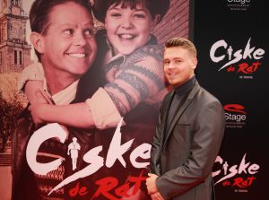 20-11-2016 SHOWBIZZ; JONG EN OUD LACHEN EN HUILEN OM CISKE DE RAT. In het theater DeLeMAR te Amsterdam de premiere van de musical CISKE DE RAT.
foto: Albert den Iseger