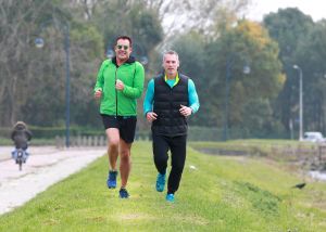 23-11-2016 SHOWBIZZ; GERARD JOLING BIJNA KLAAR VOOR DRUKKE DECEMBER MAAND. Gerard Joling drinkt voorlopig geen wijntje meer. Hij is volop aan het trainen met vriend en personal trainer ALAIN HULSPAS. Het wordt een drukke maand met veel optredens en dan moet ik in TOP vorm zijn. Een avond AHOY is gewoon een voetbalwedstrijd. Dus in Bergen kunnen ze de wijn flessen gekoeld laten staan, Gerard drinkt alleen nog een watertje.
foto: Albert den Iseger